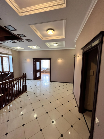 Продажа 3-этажного дома в Донецке, площадью 650 кв.м. Донецк