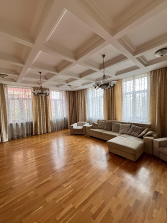 Продажа 3-этажного дома в Донецке, площадью 650 кв.м. Донецк