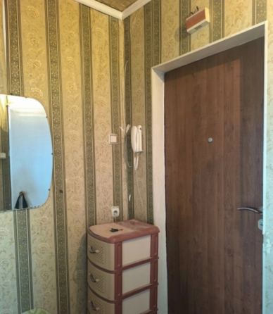 продажа 1 комнатной квартиры в г. макеевка,ханженково , м-н первомайский ориентир космос Макеевка