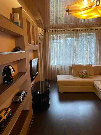 Продам 3-к. кв., Ленинский р-н, пр. Ленинский, м-н Голубой Донецк