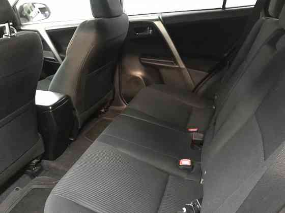 Toyota RAV 4 2.5 AT XLE Макеевка