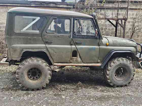 Продам уаз на военных мостах Донецк