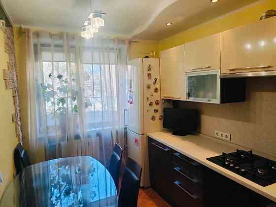 Продам 3х комн., 2/9, евро, мебель, пр.Дзержинского ,Набережная Донецк