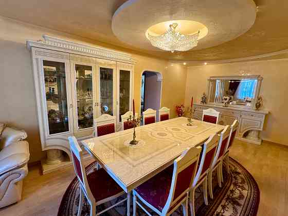 Продам квартиру 130 кв.м. Донецк