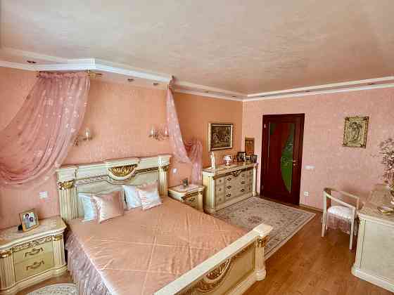 Продам квартиру 130 кв.м. Донецк