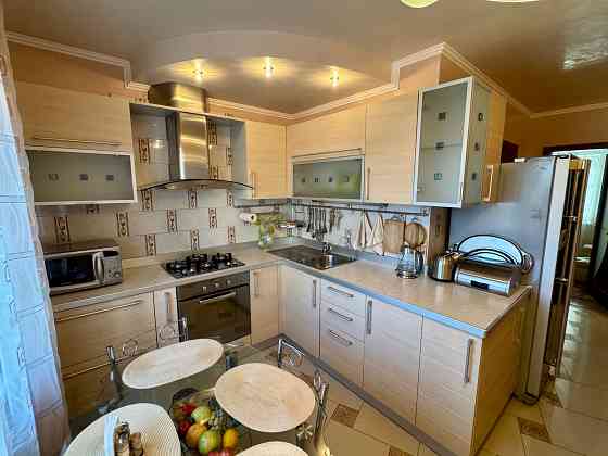 Продам квартиру 130 кв.м. Донецк