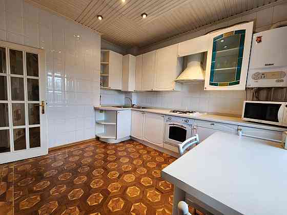 Продам 5-комн. квартиру 160 кв.м на 92-х. Макеевка
