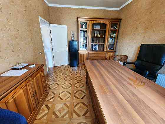 Продам 5-комн. квартиру 160 кв.м на 92-х. Макеевка