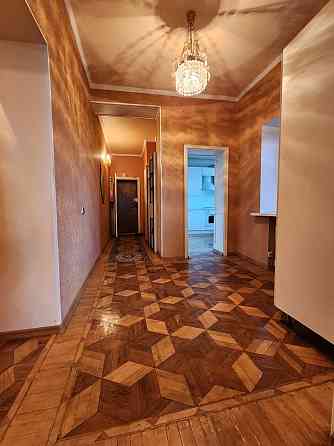 Продам 5-комн. квартиру 160 кв.м на 92-х. Макеевка