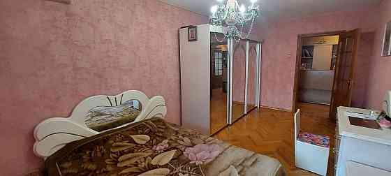 Продам 4-комнатную квартиру 80 м2, супермаркет Молоко. Донецк