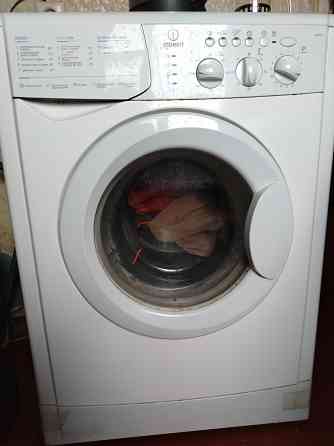 Продам стиральную машину Indesit Макеевка