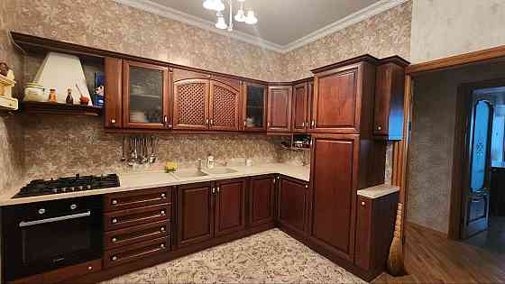 Продается 2к.кв. сталинка пр.театральный/набережная Донецк