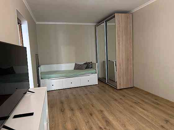 Продам 1 комнатную квартиру Мариуполь