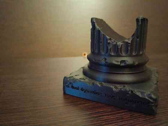 Стильная подставка под геймпад Макеевка