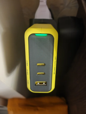 140 Вт GaN Зарядное устройство PD3.1 3-портовый тип C Быстрая зарядка для ноутбука Macbook Pro Донецк