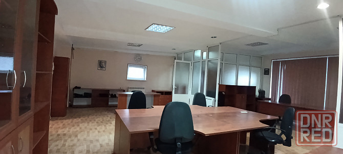 Сдам в Ленинском р-не офисное отдельно стоящее здание. Парковка. Ремонт. Мебель и техника. Донецк - изображение 5