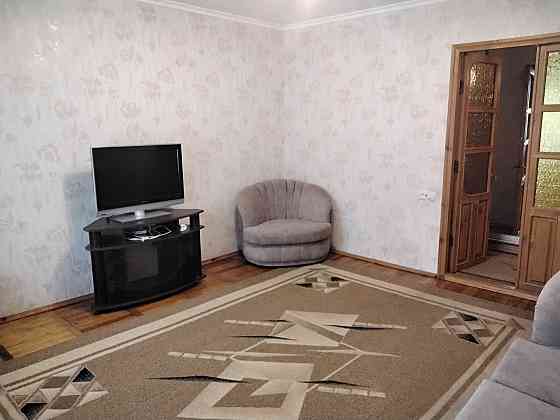 Сдам трехкомнатную квартиру в Мариуполе Левый берег Мариуполь