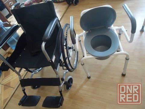инвалидное кресло коляска и с туалетом есть лёгкие склад и стул туалет с колёсами и без колёс есть Донецк - изображение 1