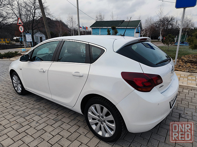 2012 Opel Astra J 1.6 автомат Донецк - изображение 3