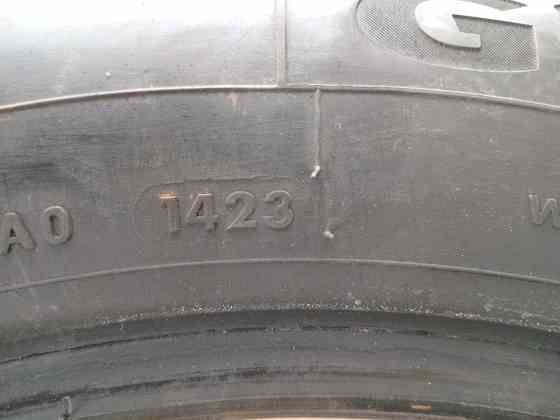 Продаю резину 215 55 18 Донецк