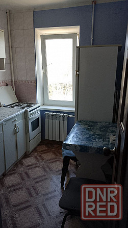 Сдам 1 комн. кв, 3й этаж, на Кирова, дом в процессе восстановления, есть все необходимое, машинка ав Мариуполь - изображение 1