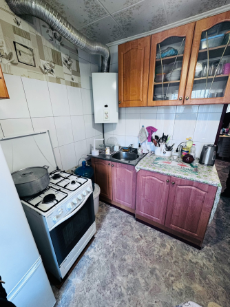 Продам 2х ком квартиру Донецк, Калининский о-р пересечение м. Ульяновой и Ильича Донецк