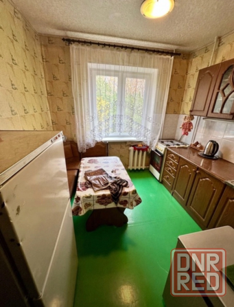 Продажа 2 комн. квартиры, м-н Калининский Макеевка - изображение 4
