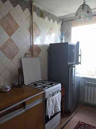 Сдам трехкомнатную квартиру в Мариуполе Машиностроительная 82 .Можно рабочим . Мариуполь