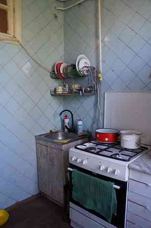 Продам 2х- комнатную сталинку на Ильича Мариуполь