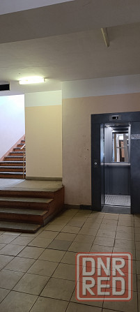 Продам Видовую 1-но комн 34 м² в Ворошиловском р-не с ремонтом. Донецк - изображение 1