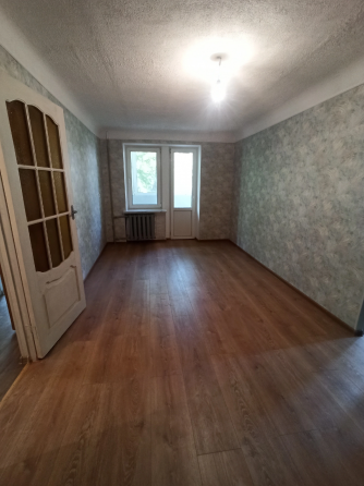 Продажа 2 комнатной квартиры Квартира продается вместе с гаражом в центре г. Харзызска Харцызск