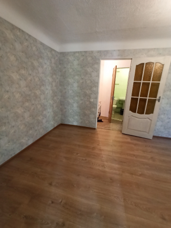 Продажа 2 комнатной квартиры Квартира продается вместе с гаражом в центре г. Харзызска Харцызск