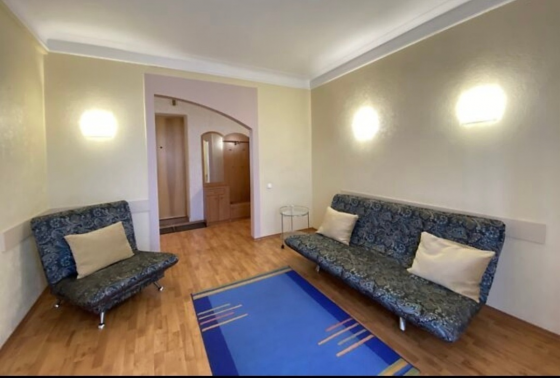 Сдаётся 2кв.Ворошиловский рн.4/5 этаж.Общая площадь 50м2. Донецк