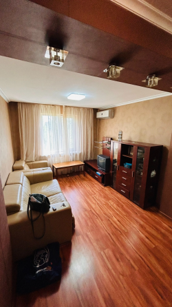 Продам светлую, теплую 2 комнатную квартиру г. Донецк, Куйбышевский район(ориентир Галактика) Донецк