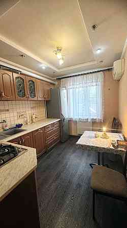 Продажа крупногабаритной 2-ком.кв. Сталинка. 2-й этаж. Быстрая сдлека! Шахтерск