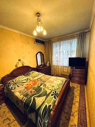 г.Шахтёрск - Центр. Продажа крупногабаритной 2-ком.кв. Сталинка. Шахтерск