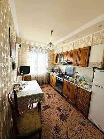 г.Шахтёрск - Центр. Продажа крупногабаритной 2-ком.кв. Сталинка. Шахтерск