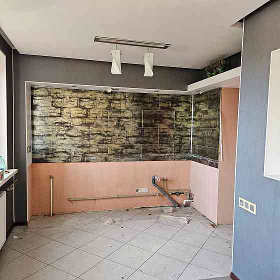 Продажа 3-х комнатной квартиры в центрально-городском районе Макеевки, площадь Грибиниченко. Макеевка