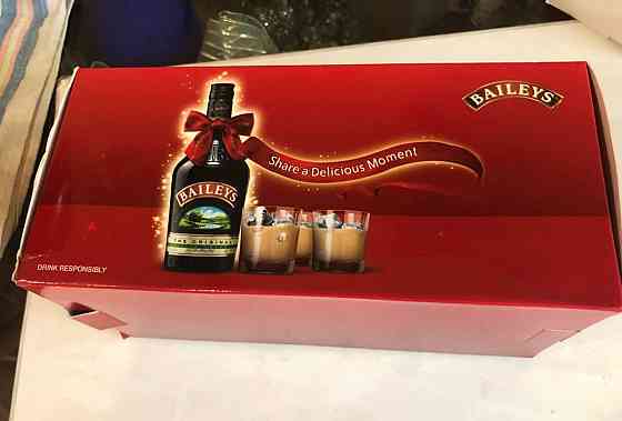 Фирменный набор ликер baileys стеклянные стаканы и колпак Макеевка