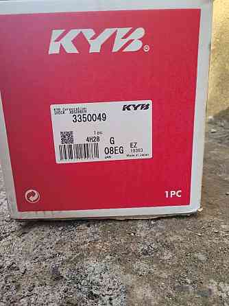 Передняя стойка KYB оригинал на Toyota Camry Донецк