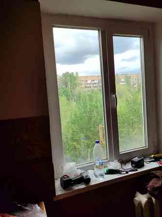 Продам 2 пластиковых окна Донецк