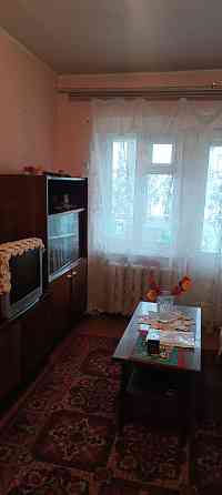 Продам 2 комнатную квартиру в центре Макеевки остановка 3/5 главная улица Макеевка