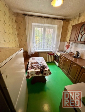 Продажа 2 комн. квартиры, м-н Калининский Макеевка - изображение 4