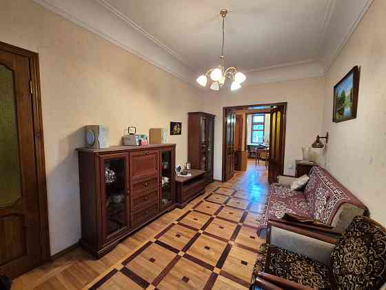 Продам 4х к.кв., ул.Комсомольская 29, 2/4, р-он пл.Победы. Горловка