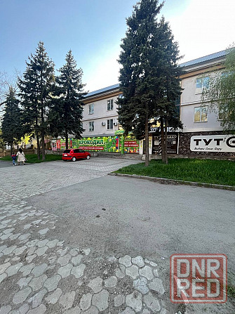 Продается магазин в Макеевке на улице Ленина. Площадь : Первый этаж 400кв.м. Нулевой этаж 400 кв.м Макеевка - изображение 1