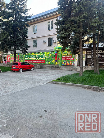 Продается магазин в Макеевке на улице Ленина. Площадь : Первый этаж 400кв.м. Нулевой этаж 400 кв.м Макеевка - изображение 2