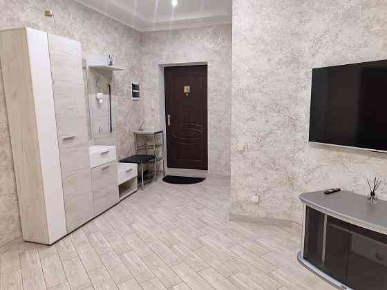 Собственник!!! Вода 24/7 Сдам трёхкомнатную квартиру студию 80 м². Калининский р-н Безалкогольный Донецк