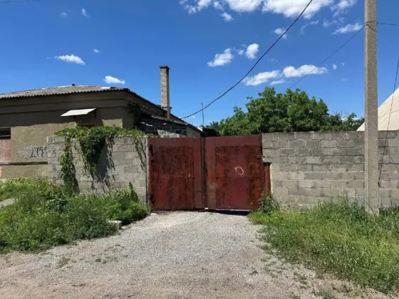 Продается отдельно стоящее здание, г. Харцызск Харцызск