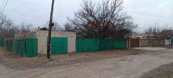 Продам домик 6 соток земли, недостроенный гараж, можно под бизнес,место хорошее Макеевка