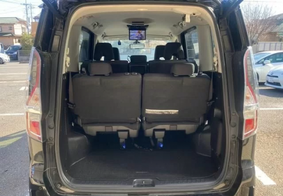 Nissan Serena 2.0 Донецк
